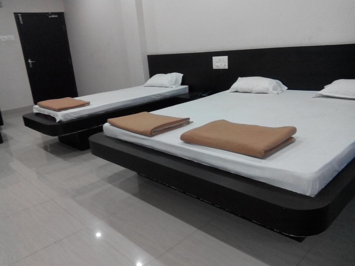 Hotel Bhammars Balangir Quarto foto